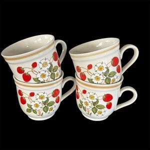 Vintage Strawberry’s and Cream Sheffield Floral Ceramic Mug Set of 4